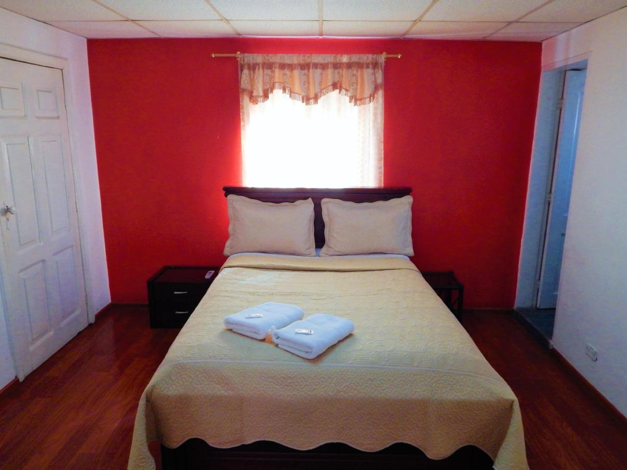 Hostal Imperial Кито Екстериор снимка