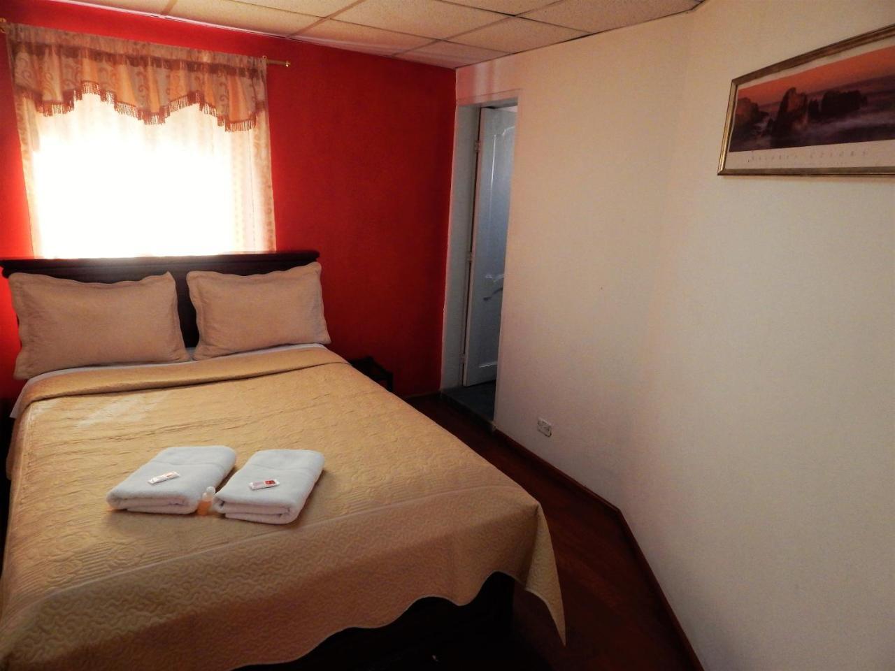 Hostal Imperial Кито Екстериор снимка